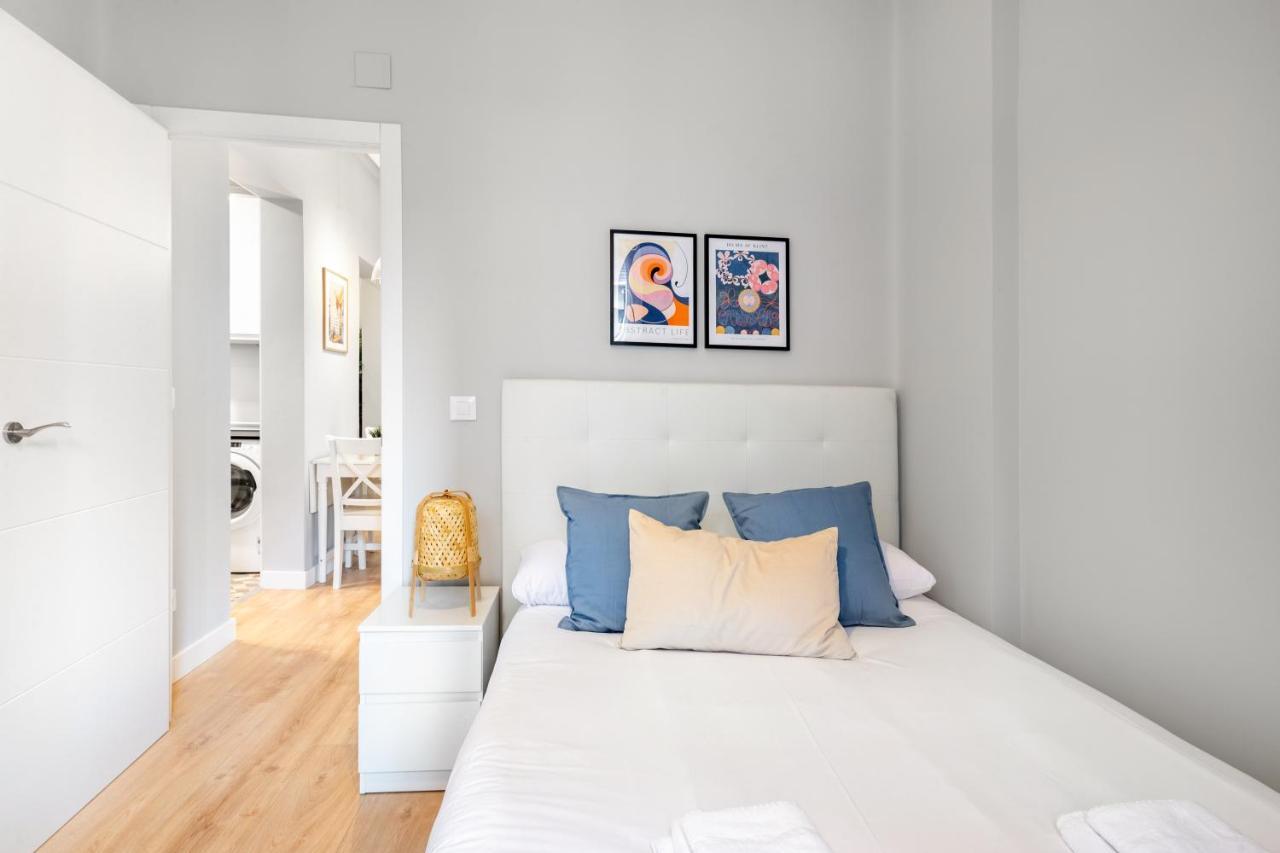 2 Bedrooms 1 Bathroom Furnished - Lavapies - Modern - Mintystay Madrid Exterior foto